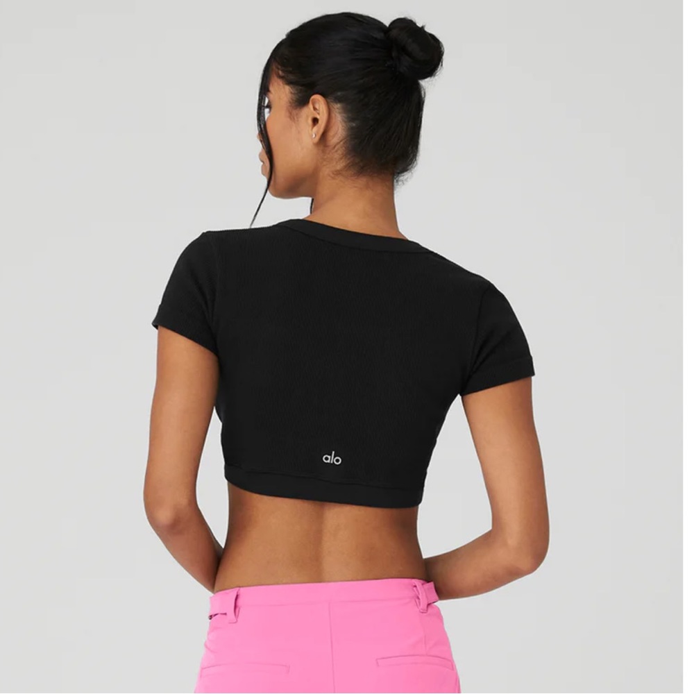 ALO Yoga Seamless Ribbed Cropped Serene Short Sleeve-Black-XS